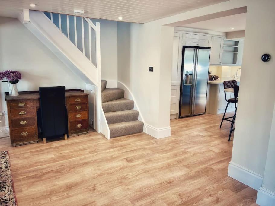 Seaside Spacious Cosy Cottage On The Edge Of The New Forest Lymington Exterior photo