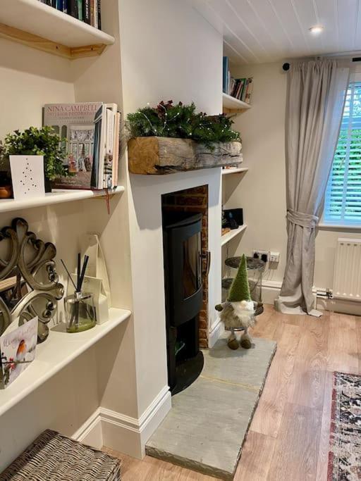 Seaside Spacious Cosy Cottage On The Edge Of The New Forest Lymington Exterior photo