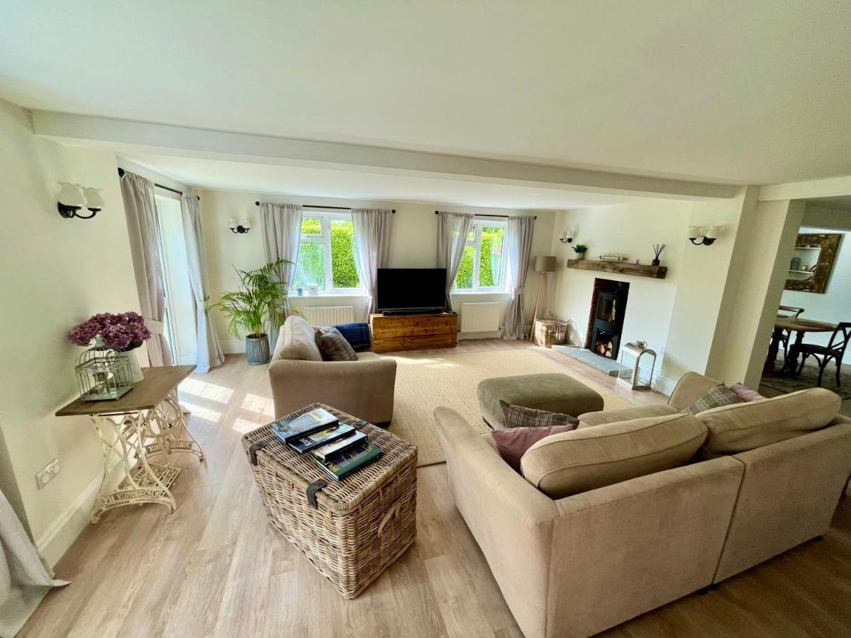 Seaside Spacious Cosy Cottage On The Edge Of The New Forest Lymington Exterior photo