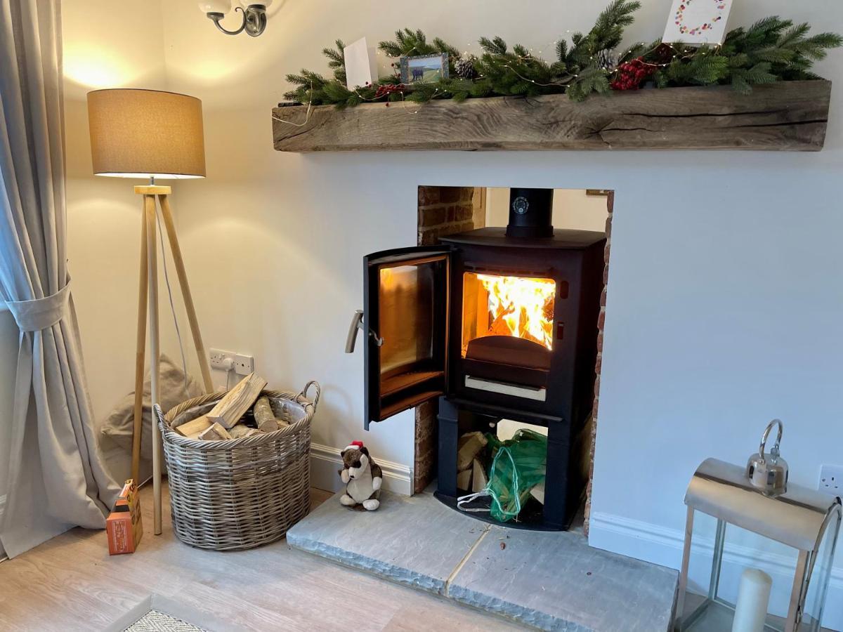 Seaside Spacious Cosy Cottage On The Edge Of The New Forest Lymington Exterior photo